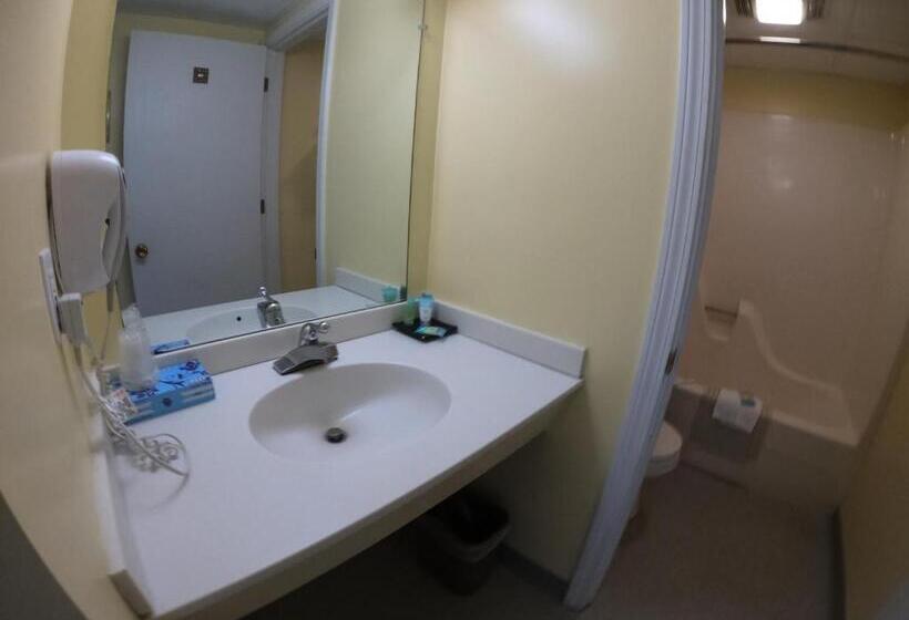 إستوديو ديلوكس, Copper Lantern Motor Lodge