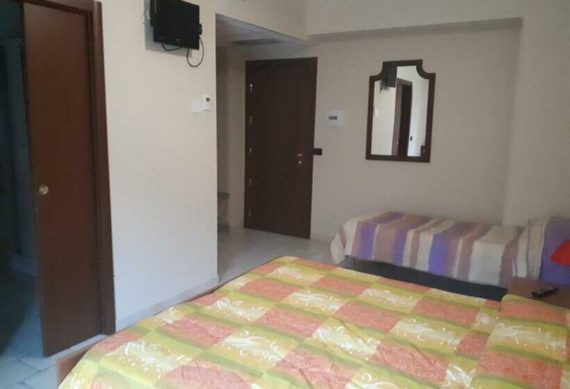 デラックスルーム, Lo Scoiattolo