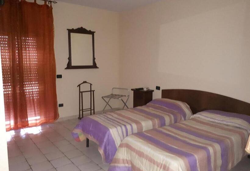 エコノミールーム, Lo Scoiattolo