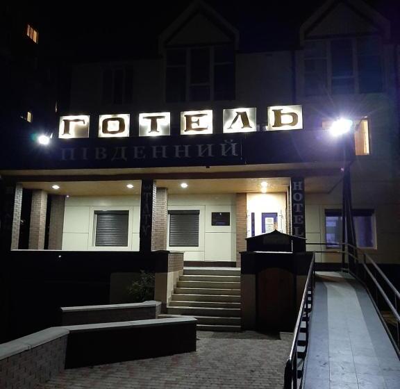 经典四人房间, Pivdennyi