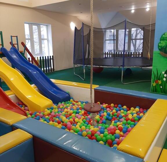 家庭间, Pivdennyi