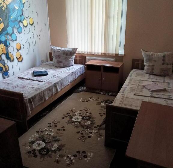 标准间, Pivdennyi