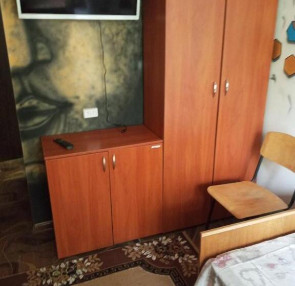 标准间, Pivdennyi