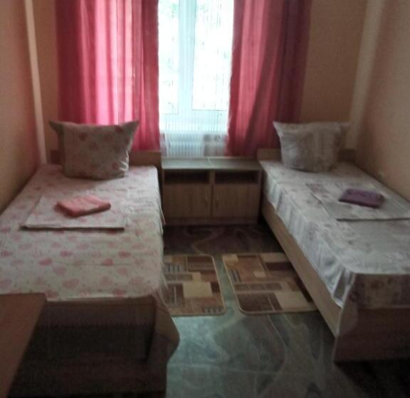 标准间, Pivdennyi