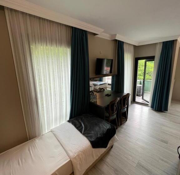 Трехместный Номер Deluxe, Pordani̇s