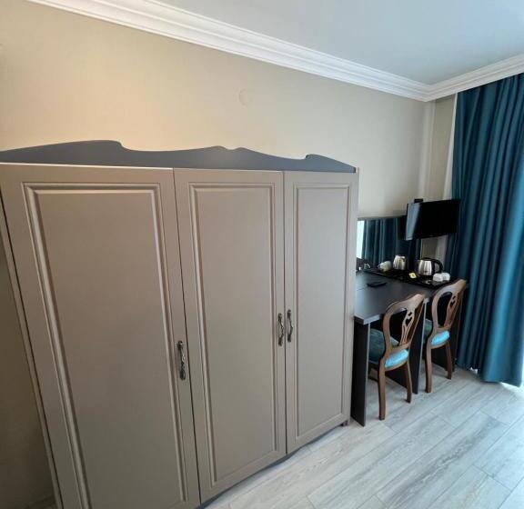 Номер Стандарт Вид на Горы, Pordani̇s