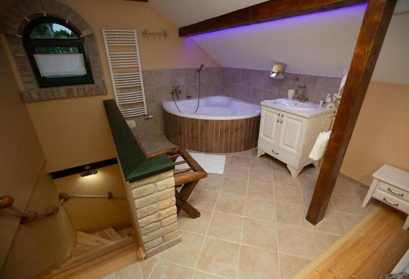 침실 2개 스위트, Provence Birtok