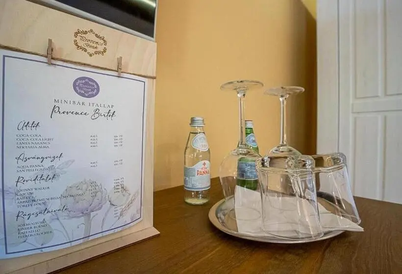 キングサイズベッドのデラックススイート, Provence Birtok