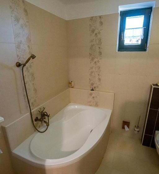 디럭스 스위트 킹 침대, Provence Birtok