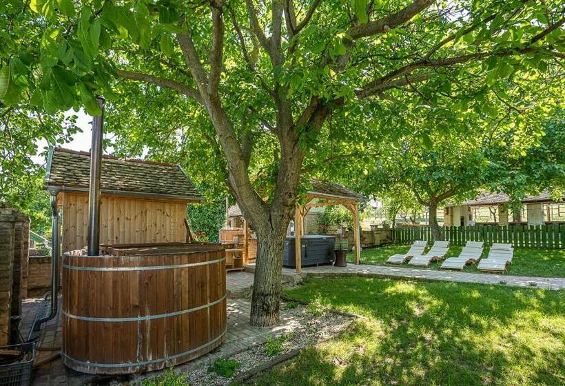 디럭스 스위트 킹 침대, Provence Birtok