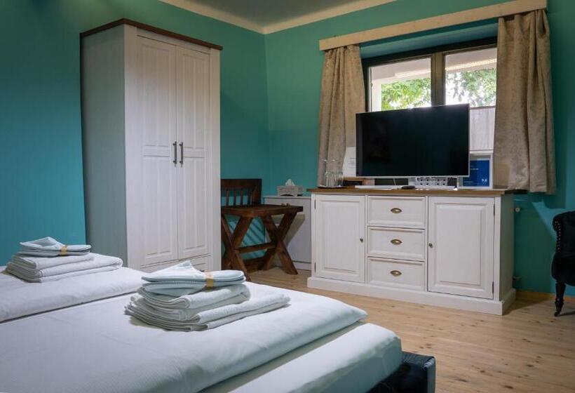 디럭스 스위트 킹 침대, Provence Birtok