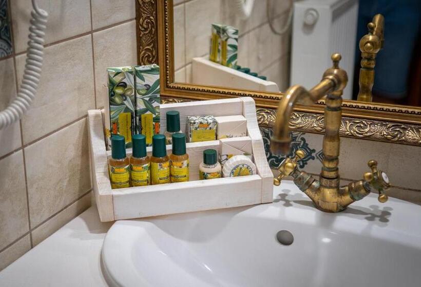 디럭스 스위트 킹 침대, Provence Birtok