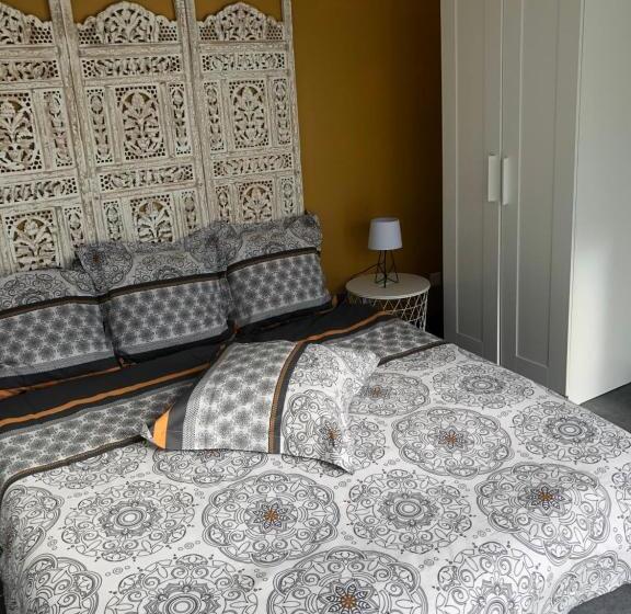 スタンダードルーム, Chez Frédérique Et Jean Claude