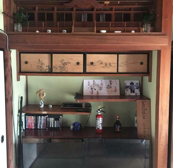 سرير فى غرفة مشتركه, Ioki Station Guest House