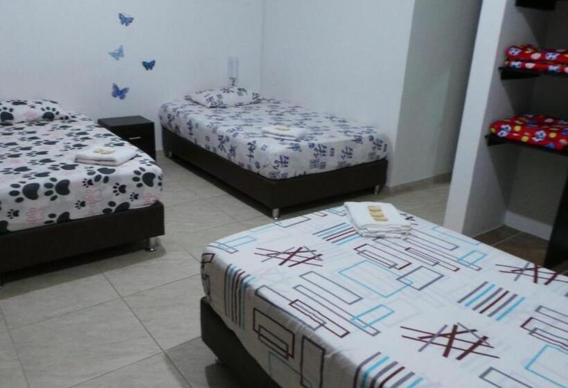 חדר סטנדרט לשלושה, Marialu