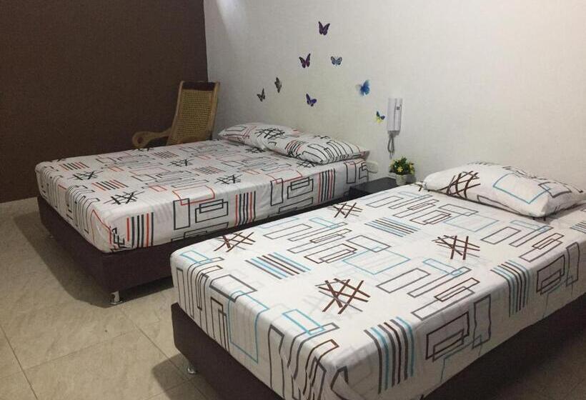 חדר משפחתי, Marialu