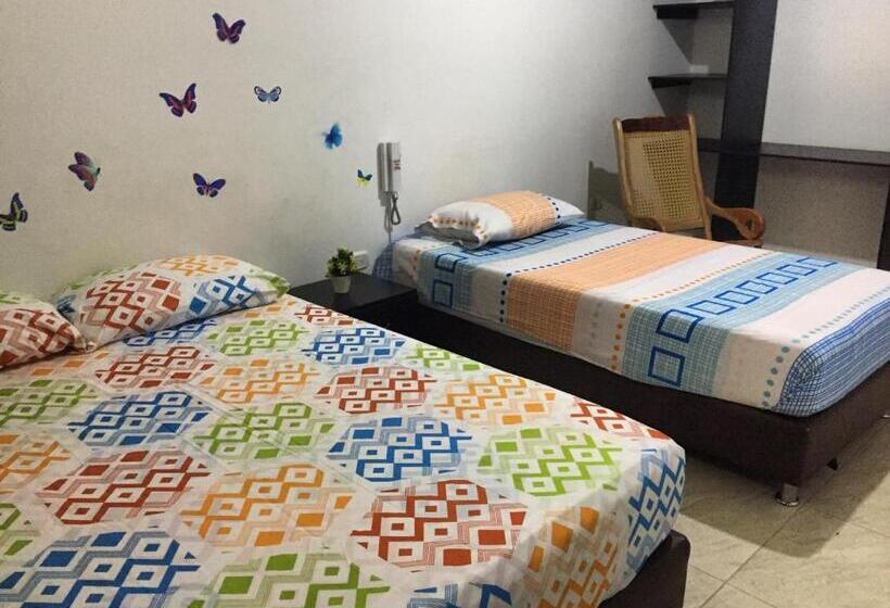 חדר משפחתי, Marialu