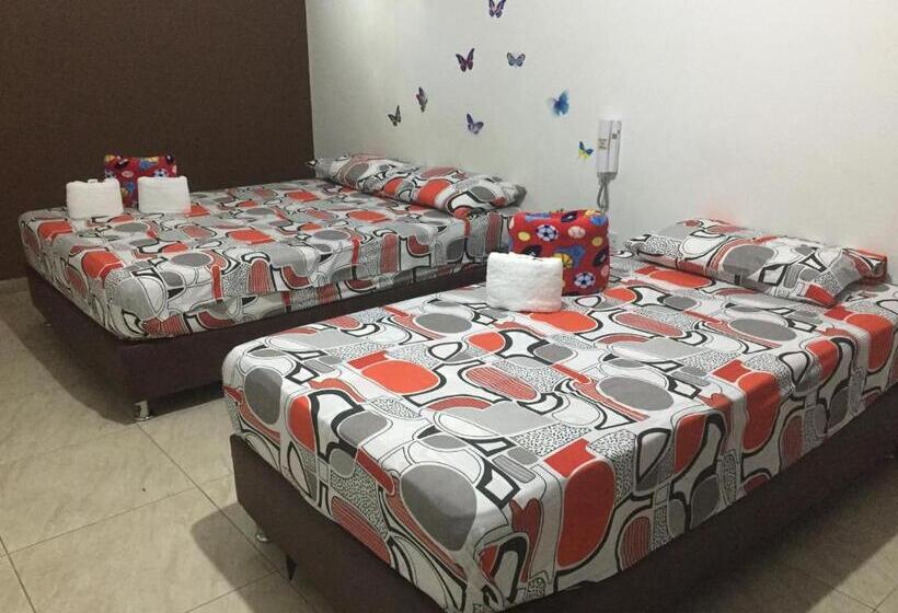 חדר משפחתי, Marialu