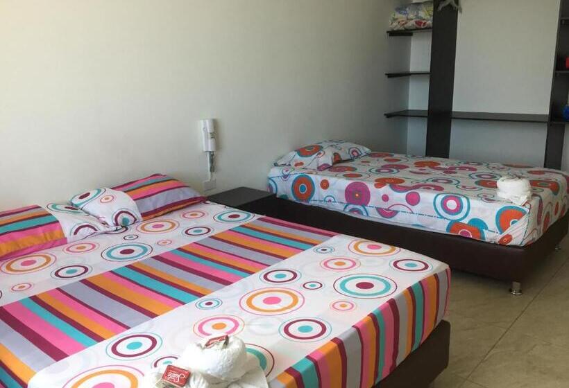 חדר משפחתי, Marialu