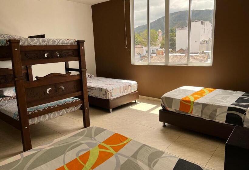 חדר קלאסי לארבעה, Marialu