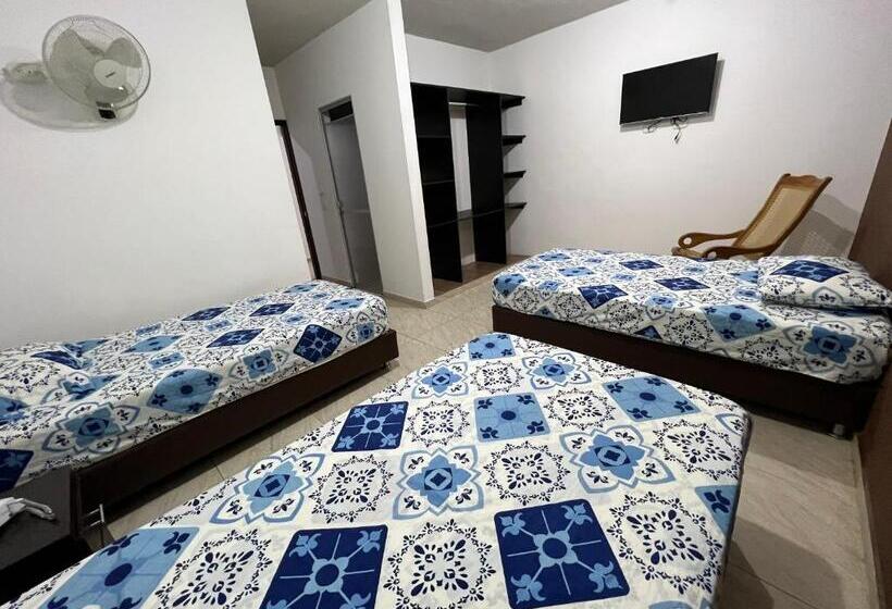 חדר סטנדרט לשלושה, Marialu