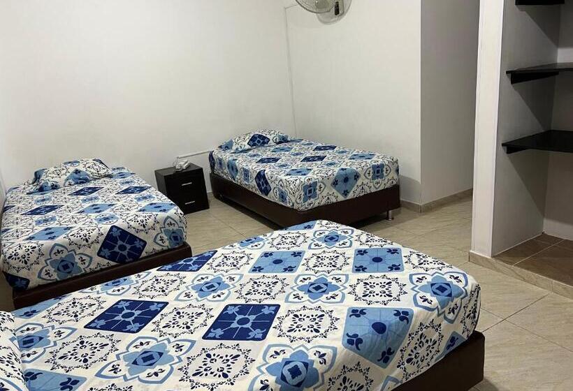 חדר סטנדרט לשלושה, Marialu