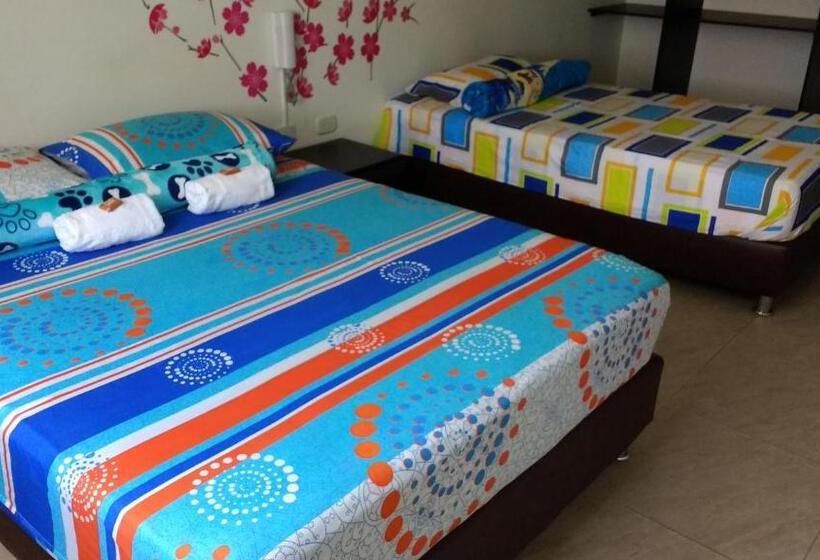 חדר משפחתי, Marialu