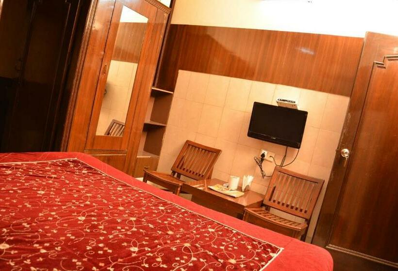 חדר סטנדרט, Sartaj