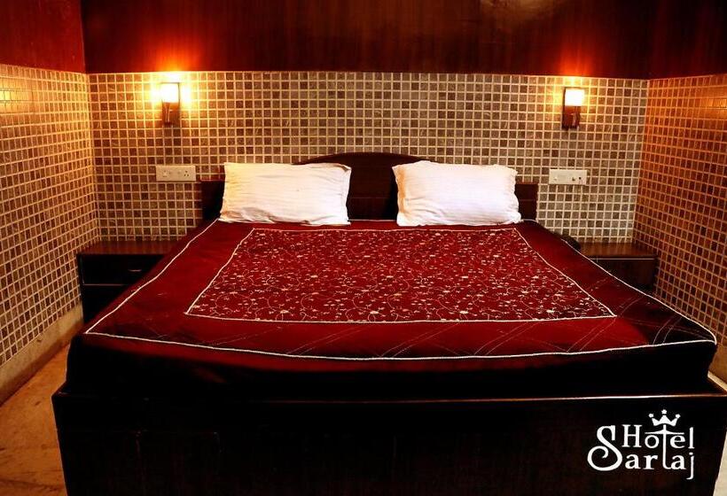 חדר דלוקס, Sartaj