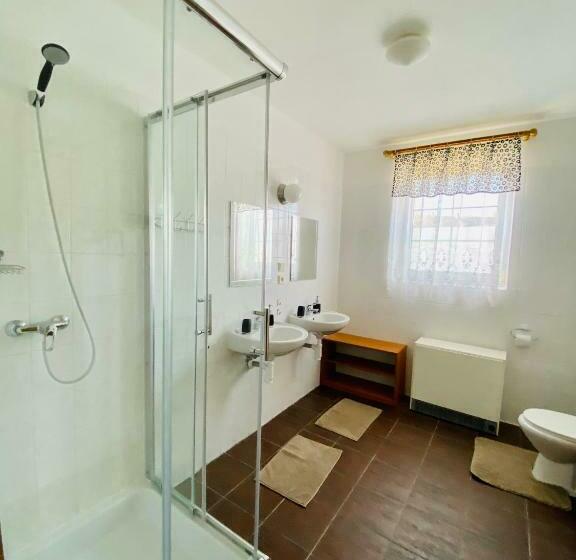 סטודיו משפחתי, Apartmány Na Horce