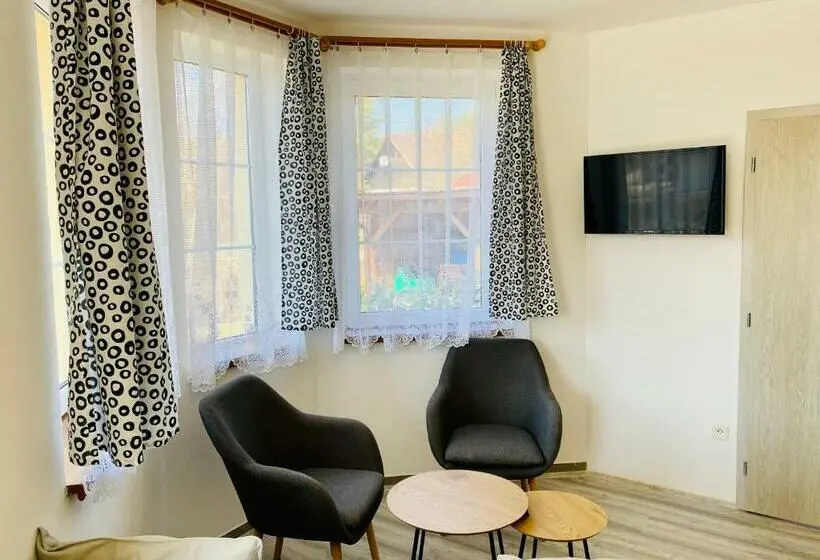 ファミリーステューディオ, Apartmány Na Horce