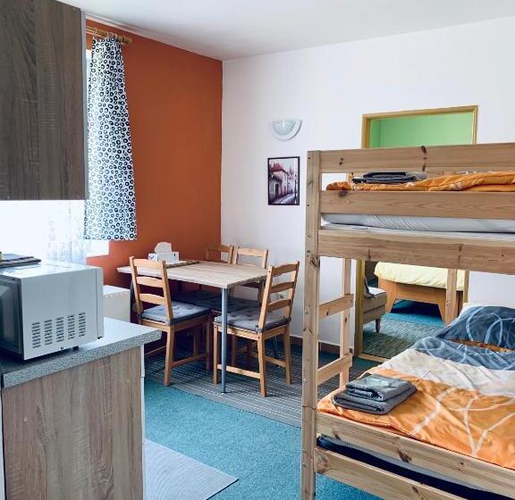 דירת חדר בקומת קרקע, Apartmány Na Horce