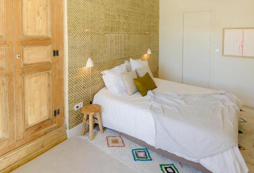 스탠다드 룸, Aux Couleurs De Neuvy