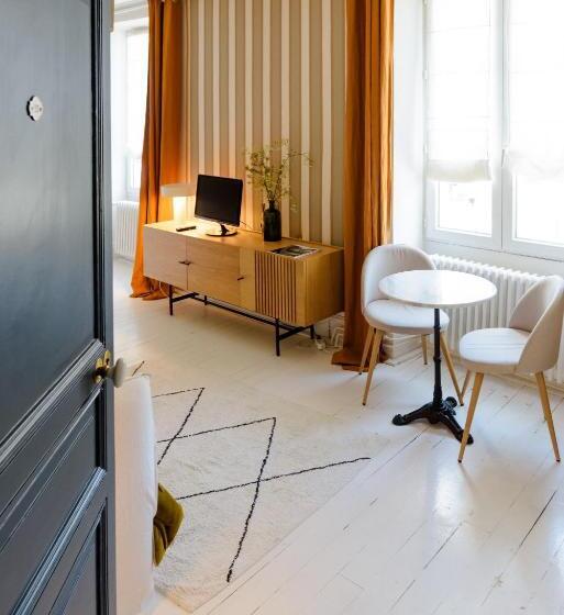 패밀리 룸, Aux Couleurs De Neuvy