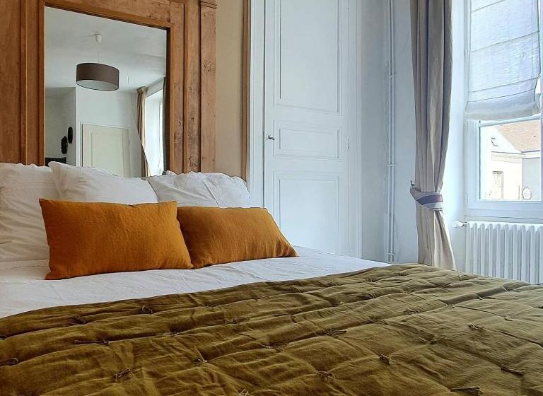 패밀리 룸, Aux Couleurs De Neuvy