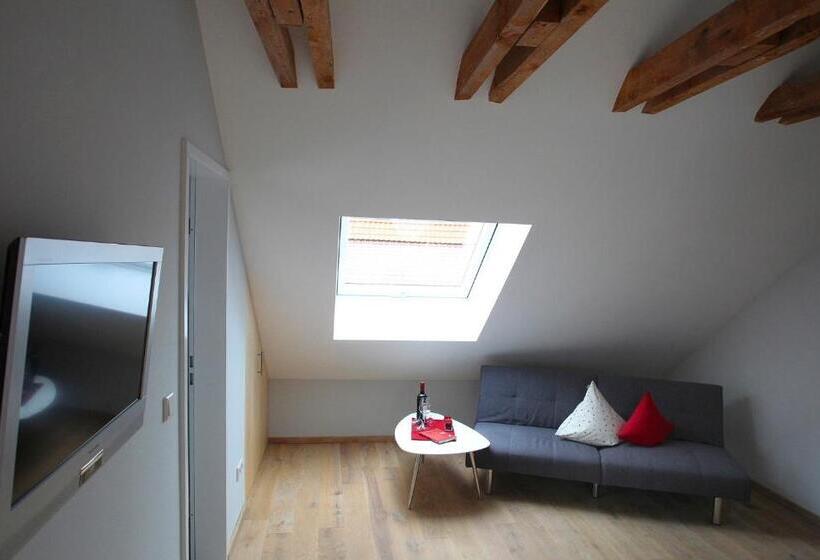 수피리어 룸, Main Landhaus