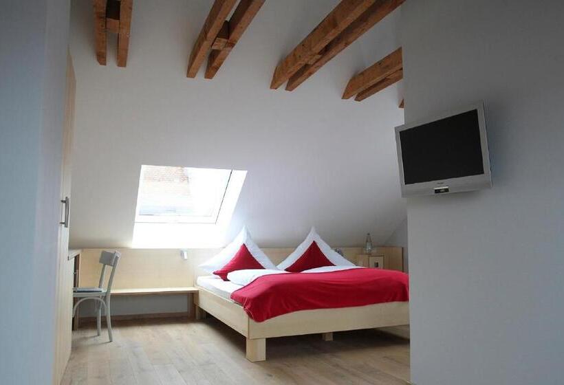 수피리어 룸, Main Landhaus