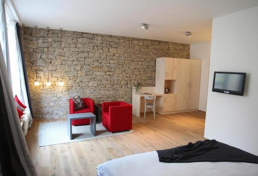 수피리어 룸, Main Landhaus