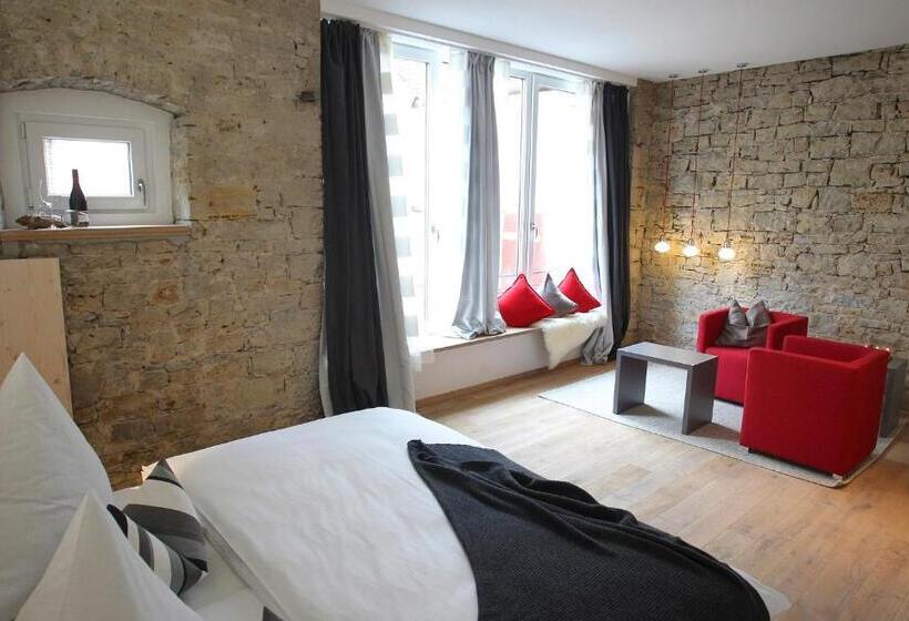 수피리어 룸, Main Landhaus