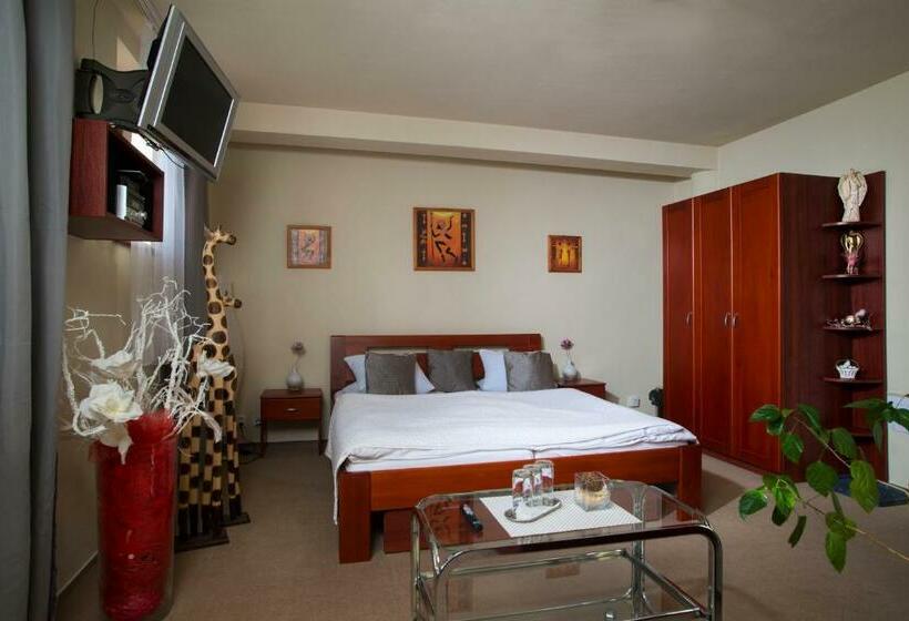 חדר משפחתי, Penzion Hm