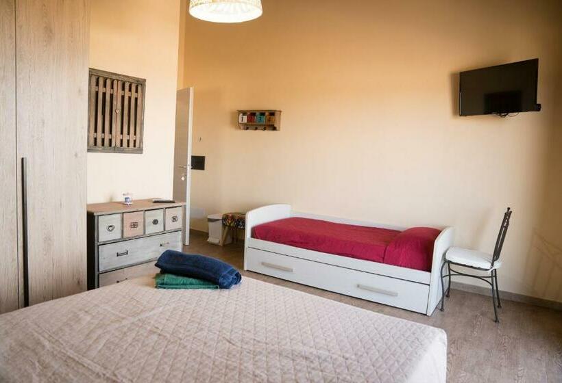 غرفة قياسية ثلاثية, Room & Breakfast Le Magie