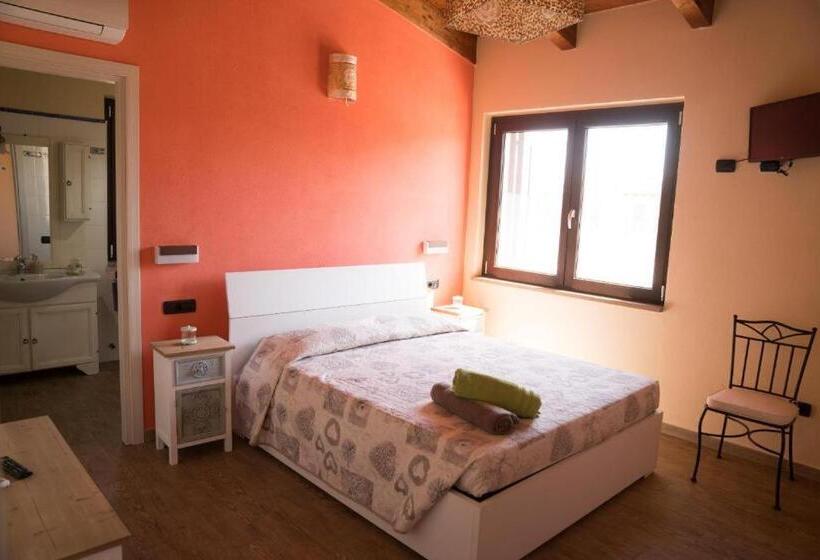 غرفة قياسية ثلاثية, Room & Breakfast Le Magie