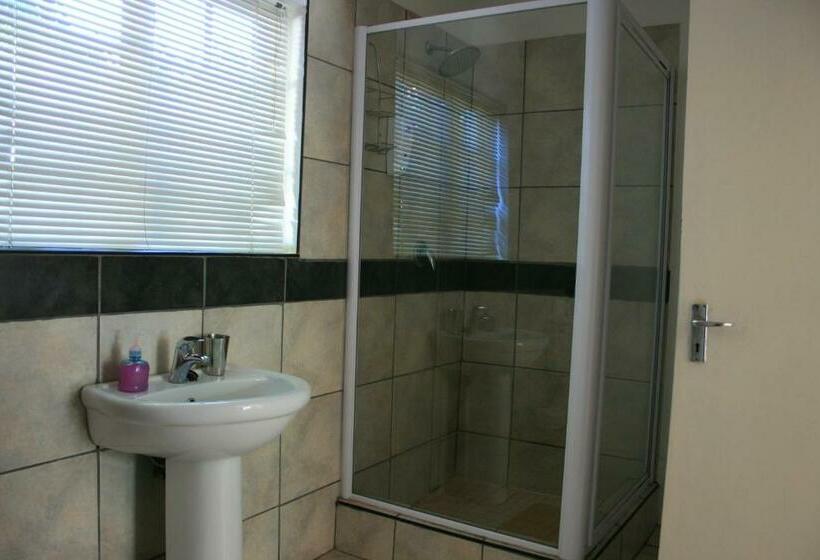 スタンダードルーム, Steytlerville Royal