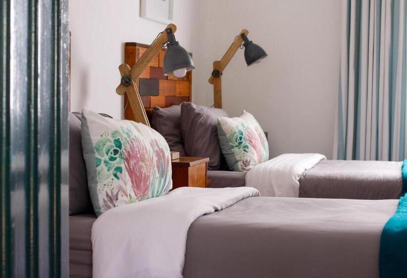 スタンダードルーム, Steytlerville Royal