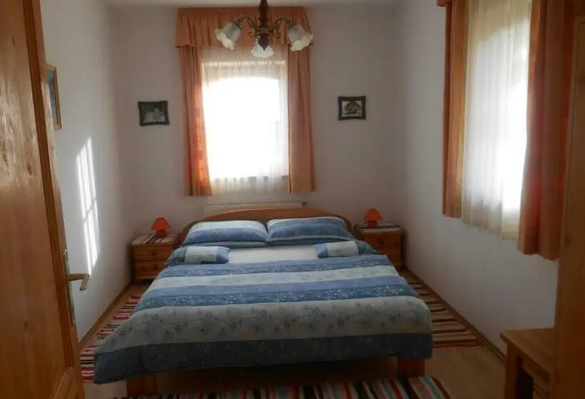 3ベッドルームアパートメント, Vendégmarasztaló Porta