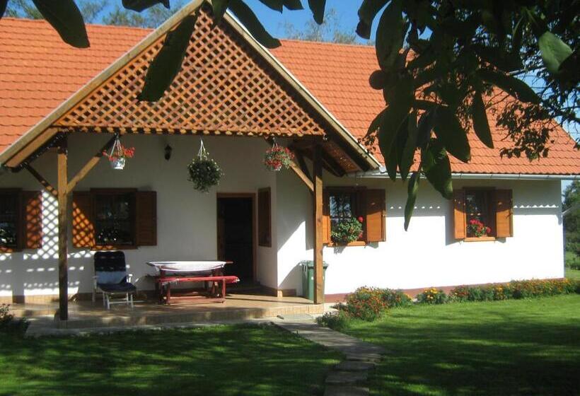 Апартаменты 3 Спальни, Vendégmarasztaló Porta