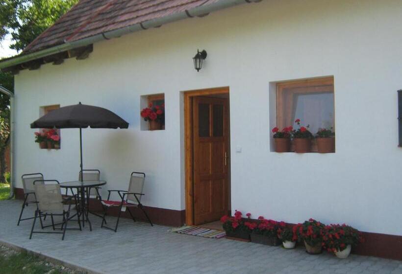 דירת חדר, Vendégmarasztaló Porta