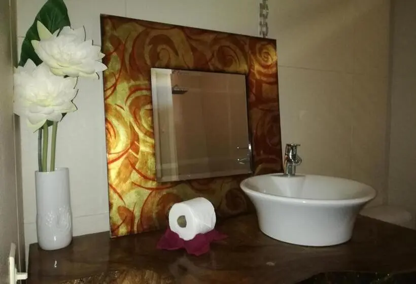 オーシャンビューデラックスルームバルコニー付き, Punta Duarte Garden Inn