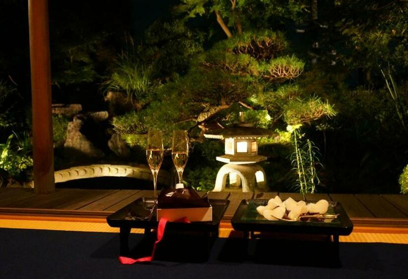 Четырехместный Номер Стандарт, Atelier Bee S Knees Bed & Breakfast