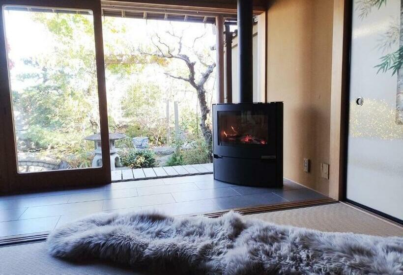 Четырехместный Номер Стандарт, Atelier Bee S Knees Bed & Breakfast